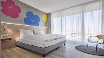 1 habitación, caja de seguridad en la habitación y escritorio