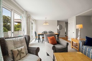 Unclassified image, 4 of 35, button