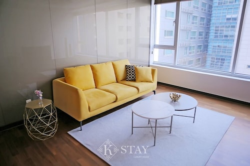 SAMSEONG 270°WINDOW VIEW , 2BDR2BATH- 5MIN, GANGNAM-GU