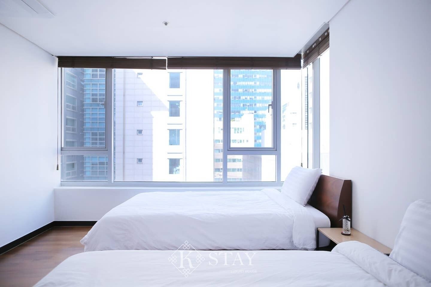 2 bedrooms, iron/ironing board, internet