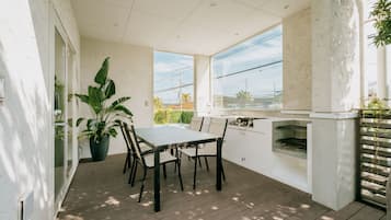 Exclusive Villa, Pool View | Private kitchen | Fridge, stovetop, electric kettle, cookware/dishes/utensils