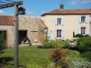 Exterior - Chambres d'Hotes Les laitières (Beaurepaire)
