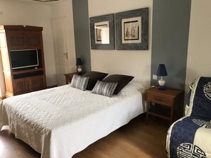 Quarto casal (Bleu) | Individualmente decorados, individualmente mobiliados, Wi-Fi de cortesia