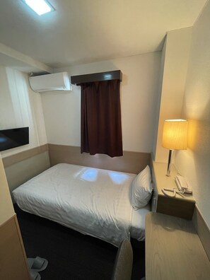 مكتب وواي فاي مجانًا وملاءات أسرّة