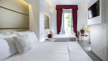 Quadrupla Deluxe | Biancheria da letto ipoallergenica, minibar, una cassaforte in camera