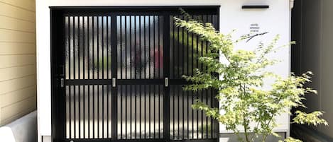 Pintu masuk hartanah