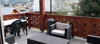 Spacious Duplex 8/9 Pax with Parking, Fireplace, Terrace & Wifi