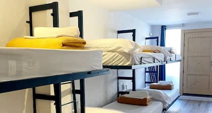 Y Hostel - Albergue Juvenil