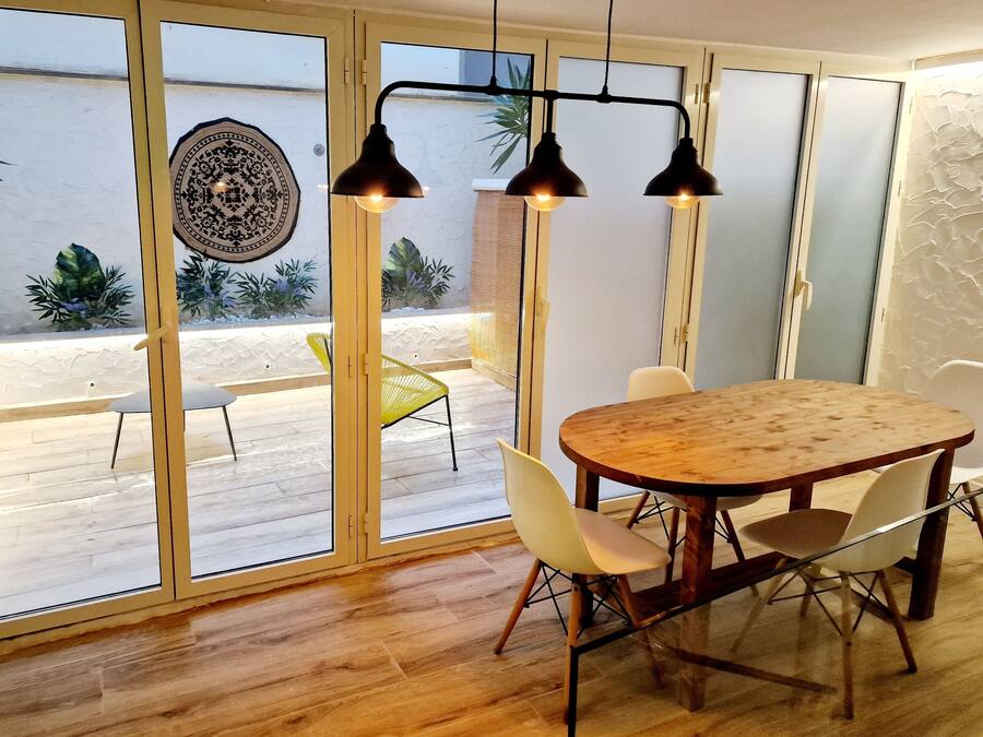 JOY Private Room for 8 People | Living area