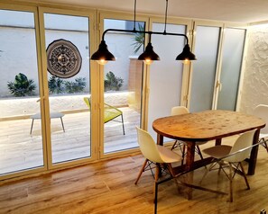 Living area - Y Hostel - Albergue Juvenil (Palma de Mallorca)