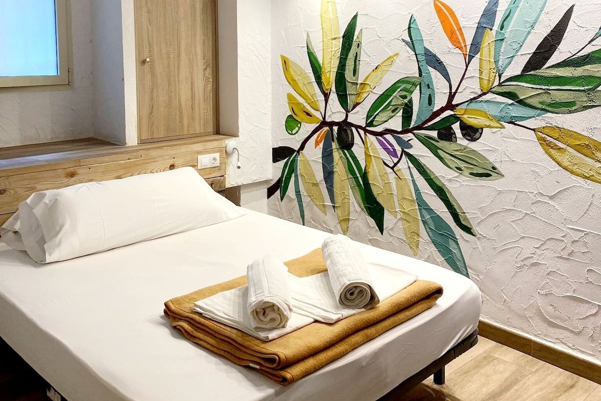 Ropa de cama de alta calidad, wifi gratis, decoración individual