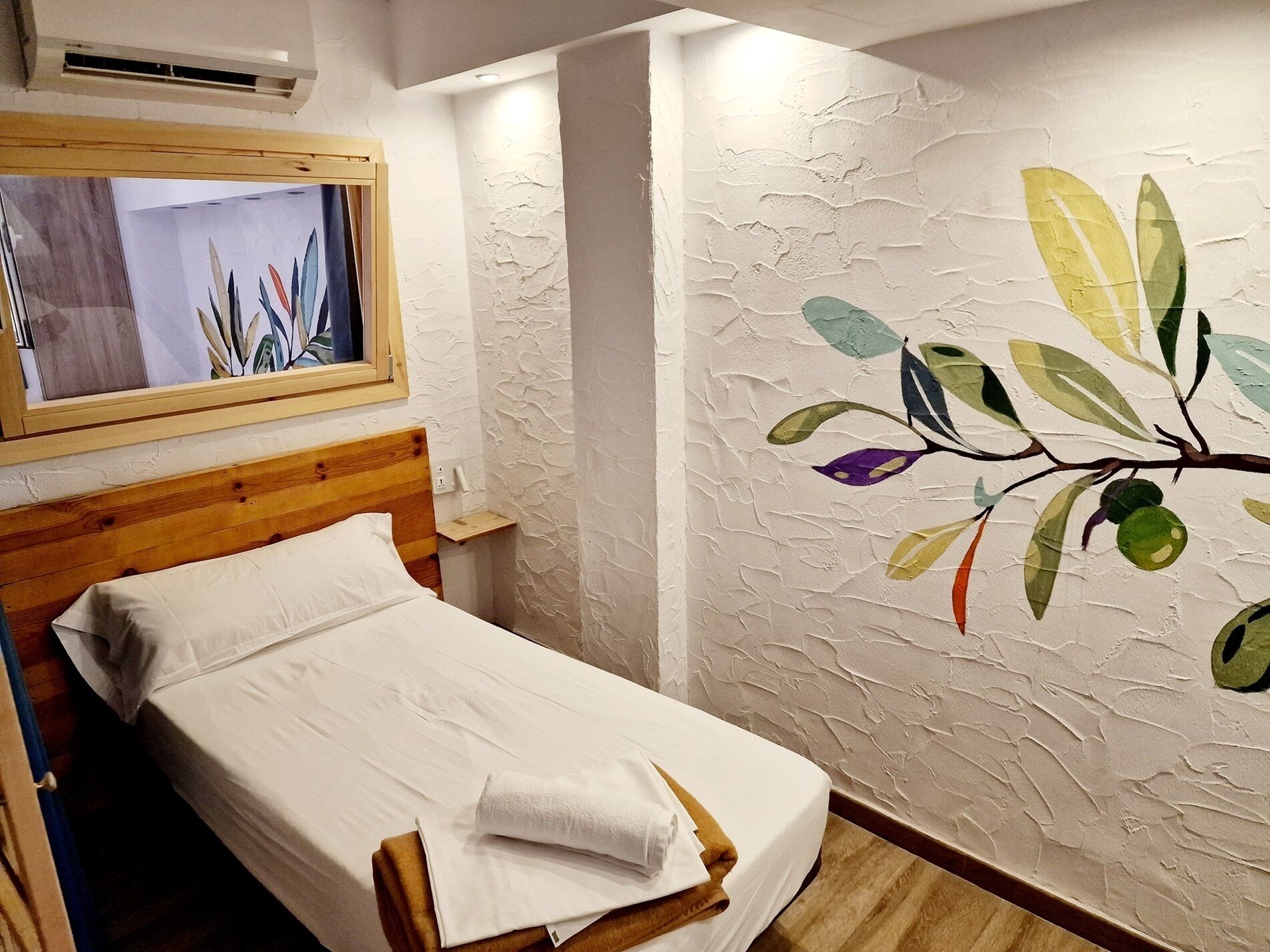 Photo - Y Hostel - Albergue Juvenil
