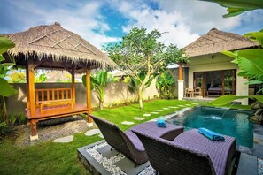 Outdoor pool - Danuan in the village of Kenderan – Tegallalang (Gianyar)