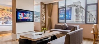 蔚徕 J 酒店新平民族广场店