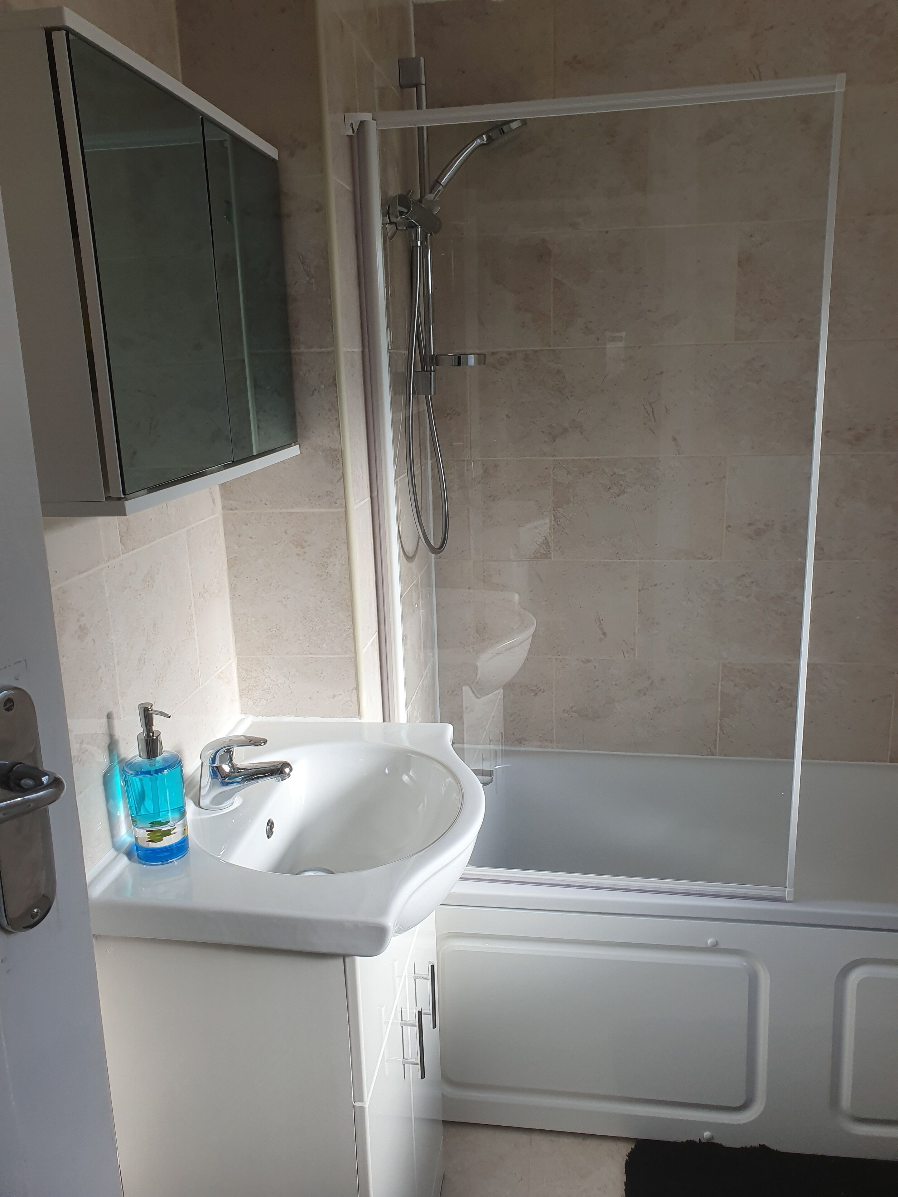 House | Bathroom | Shower, free toiletries, hair dryer, towels
