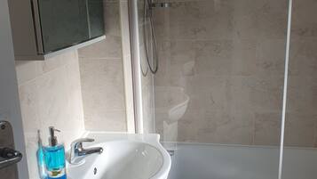 House | Bathroom | Shower, free toiletries, hair dryer, towels
