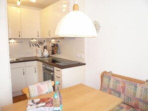 Unclassified image, 2 of 10, button - App. Hölscher 21, Germany (Sylt)