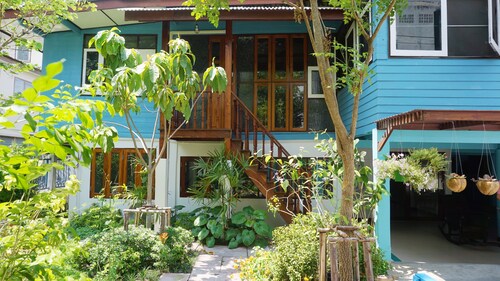 Family Boutique Rooms Near Victory Monument BTS Station