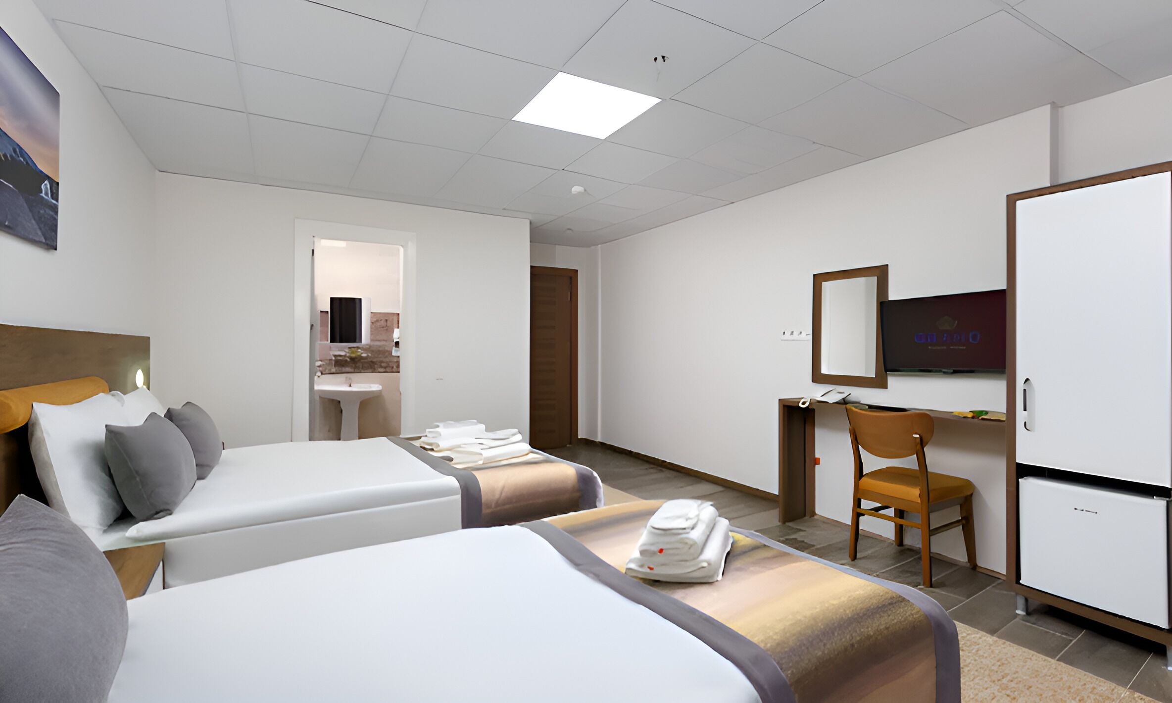 Premium bedding, free minibar, soundproofing, free WiFi