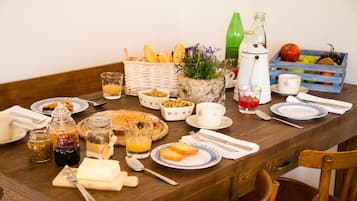 Free daily local cuisine breakfast