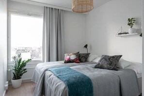 1 habitación, tabla de planchar con plancha, wifi y ropa de cama