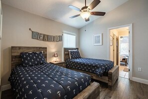 4 habitaciones, tabla de planchar con plancha, wifi y ropa de cama 