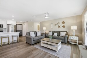 Living area - Blind Pass Condos at Bowman's Beach D206 on beautiful Sanibel Island (Sanibel)