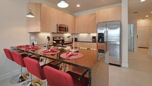 Apartment | Private kitchen | Coffee/tea maker, fridge, microwave, oven - Sd1523 - Serenity Resort (Clermont)