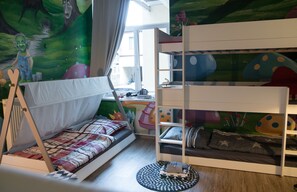Individually decorated, individually furnished, free WiFi - KINDheitstRAUM - Hostel (Erfurt)