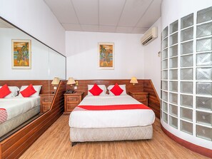 Deluxe Double Room | Meja, Wi-fi percuma