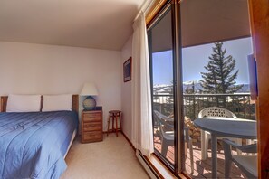 Condo, 2 Bedrooms