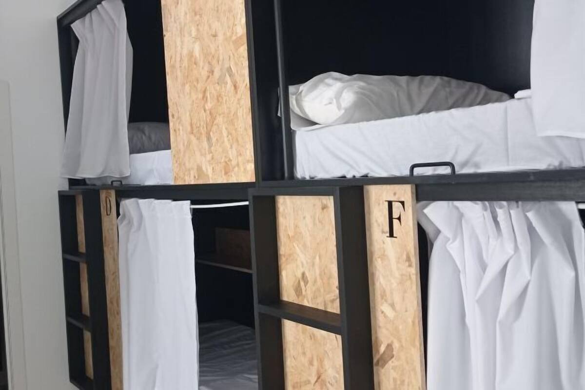 Individuell dekoriert, Verdunkelungsvorhänge, schallisolierte Zimmer