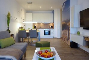 Fernseher, Bücher, Stereoanlage