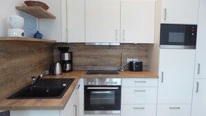 Fridge, microwave, oven, stovetop - Hello and welcome to Apartment Friesland 5! (Dangast)