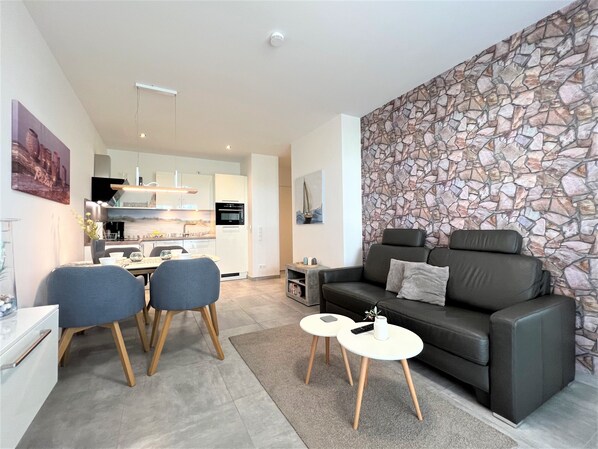 Fernseher, Stereoanlage