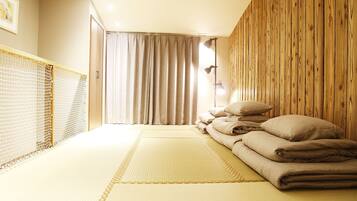 2 bedrooms, soundproofing, iron/ironing board, free WiFi