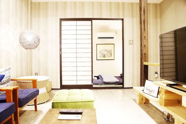 ハウス 2 ベッドルーム | リビング エリア | 薄型テレビ