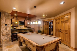 House, Multiple Beds (Alpine Majesty) | Games room