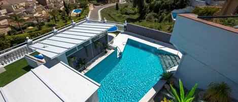 Piscina a l'aire lliure de temporada