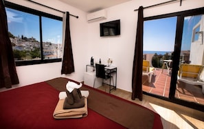 Superior Double or Twin Room, Terrace, Sea View | Premium bedding, minibar, in-room safe, blackout drapes - Hostal Casa Mercedes (Nerja)