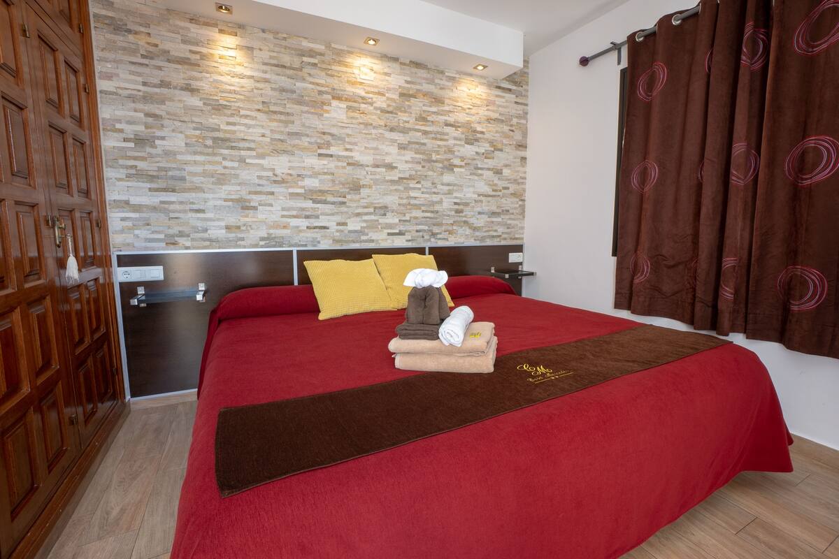 Superior Double or Twin Room, Terrace, Sea View | Premium bedding, minibar, in-room safe, blackout drapes