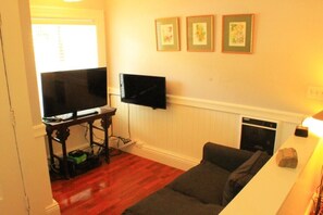 Apartment | Living room - Cole Valley Suite (San Francisco)