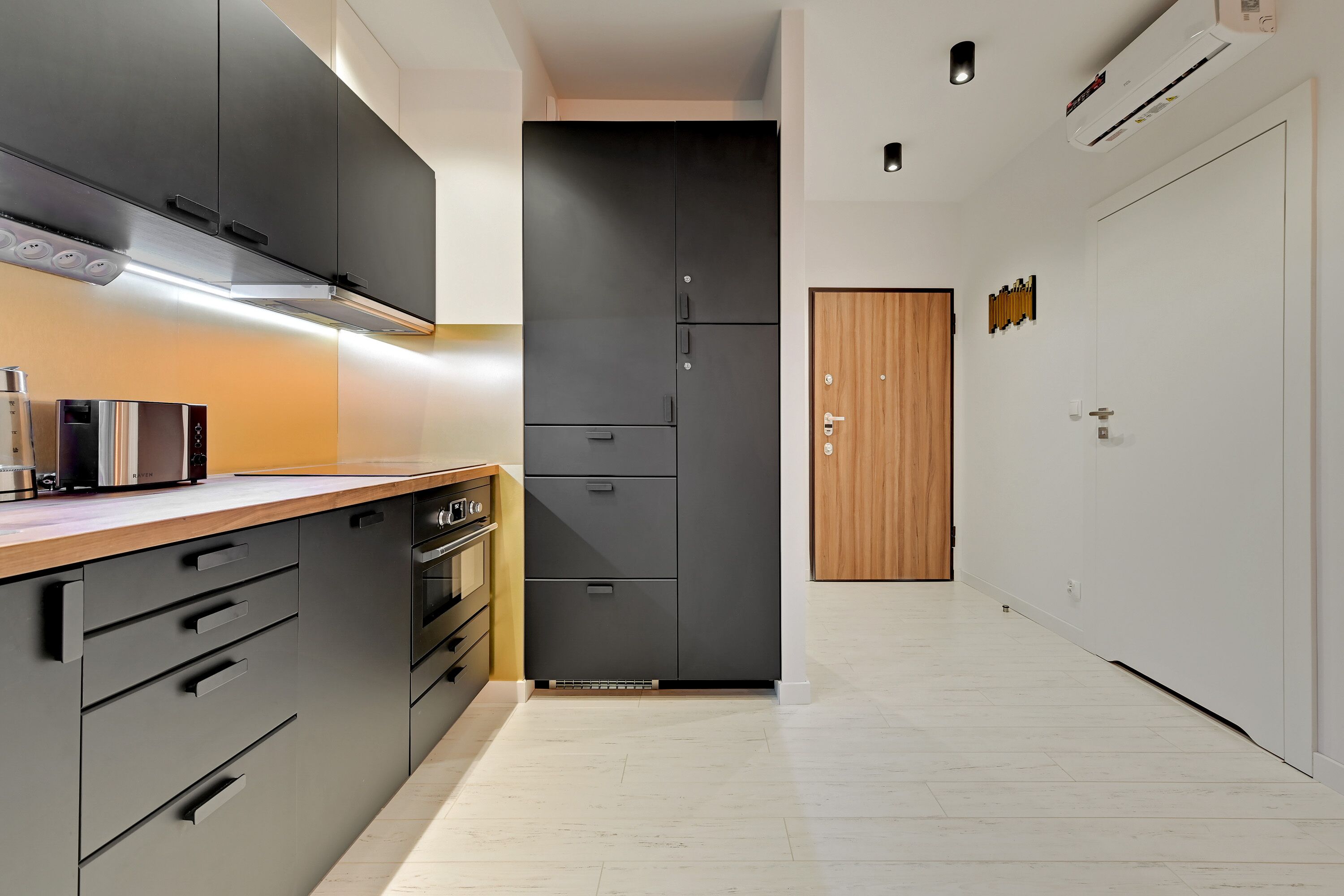 Deluxe-Apartment (Dlugie Ogrody 113) | Eigene Küche | Kühlschrank, Mikrowelle, Ofen, Herdplatte