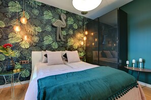 Appartement Deluxe (Dlugie Ogrody 106) | 1 chambre, décor unique, ameublement unique, fer et planche à repasser