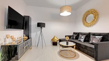 Deluxe Apartment (Dlugie Ogrody 113) | Ruang tamu | 50 inci televisyen skrin rata dengan kabel, TV Pintar