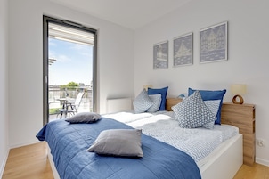1 bedroom, individually decorated, individually furnished