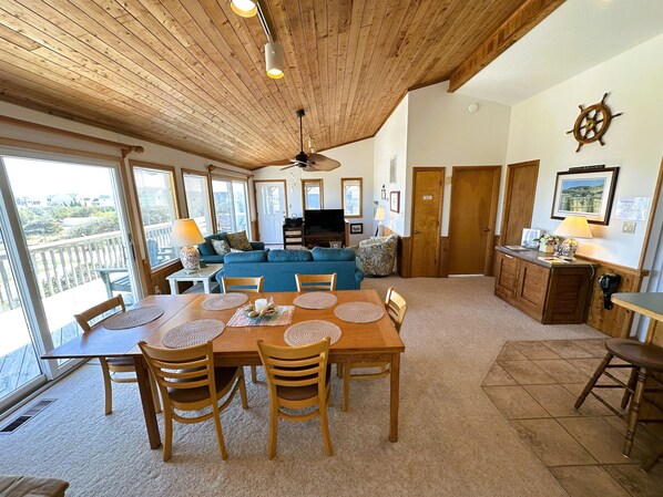 TV, fireplace, DVD player, books - WH972- 5BRs, Private Pool, Hot Tub, WIFI, Just One Block To The Beach! (Corolla)