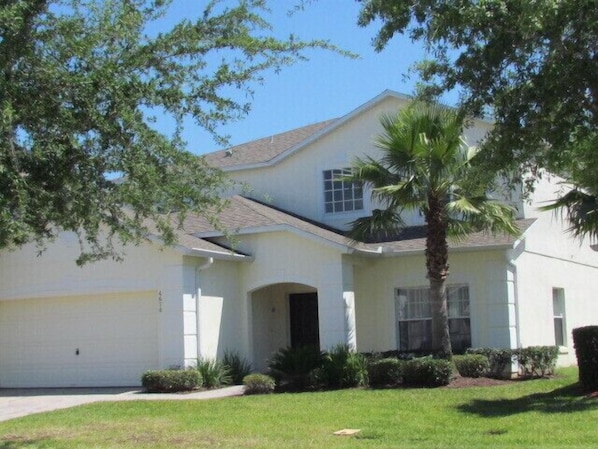 Villa | Exterior