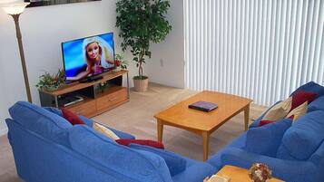 Villa | Living room | Flat-screen TV, DVD player, foosball