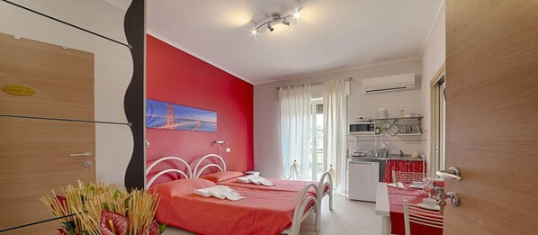 In-room safe, free WiFi, bed sheets